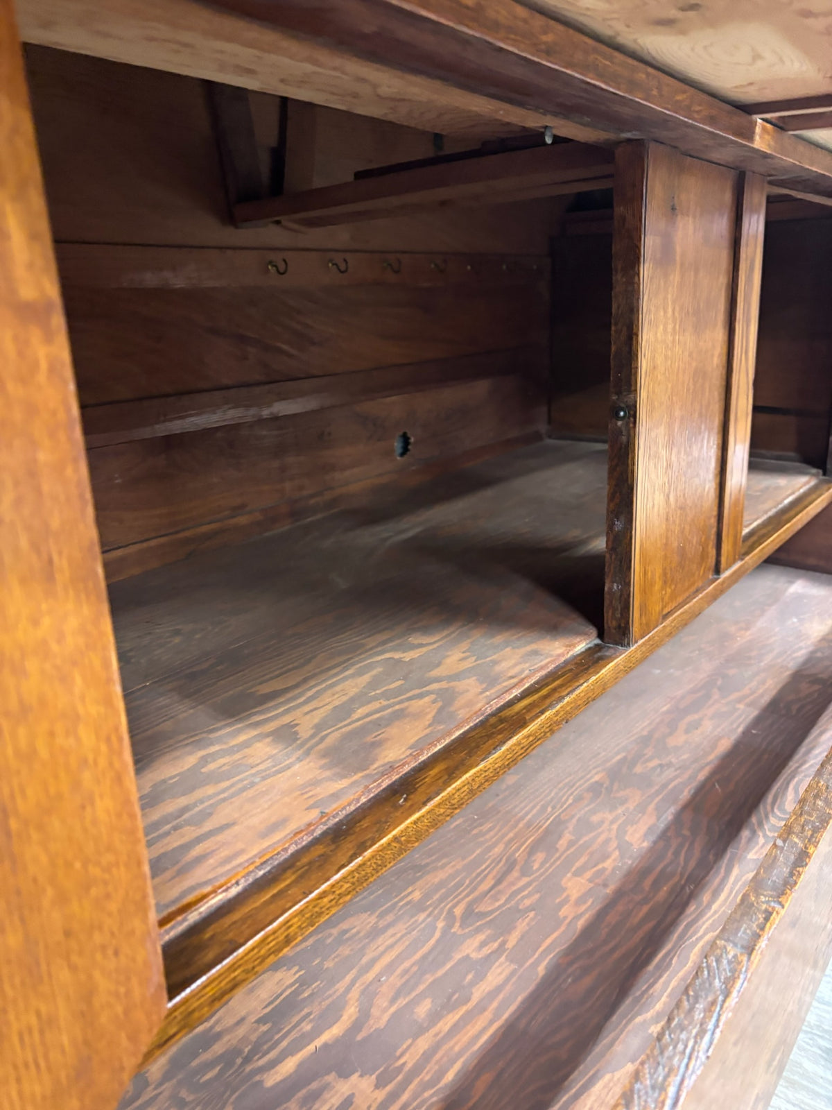 Antique Stout Furniture Co Tiger Oak Server Sideboard Buffet with Mirror
