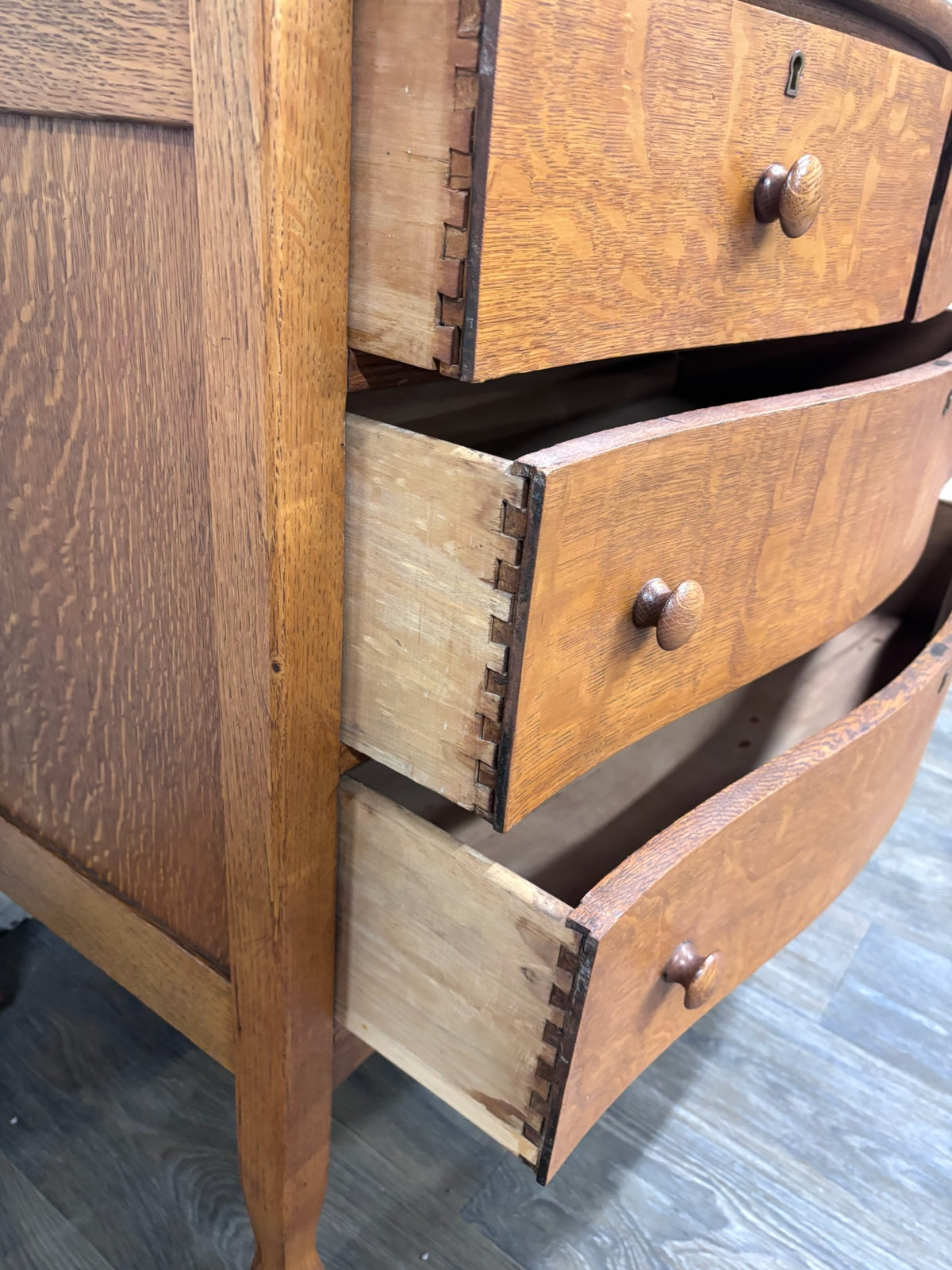 Antique Victorian Quarter Sawn Tiger Oak Serpentine Dresser with Mirror