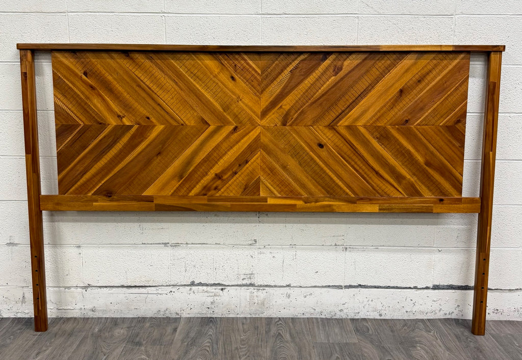 Modern King Size Solid Acacia Geometric Chevron Pattern Headboard