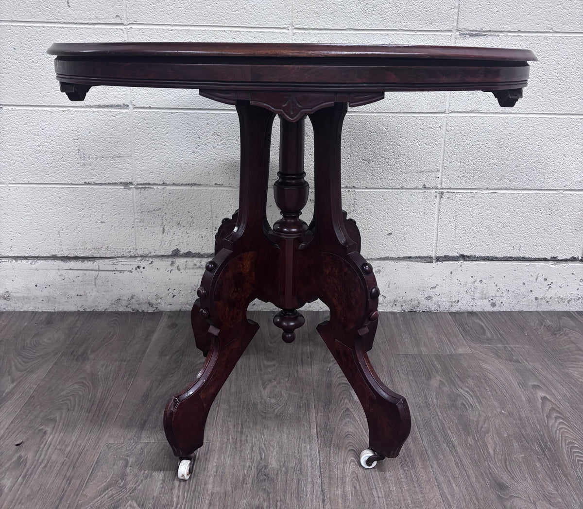 Antique Victorian Eastlake Burl Walnut Oval Center Table Parlor Table