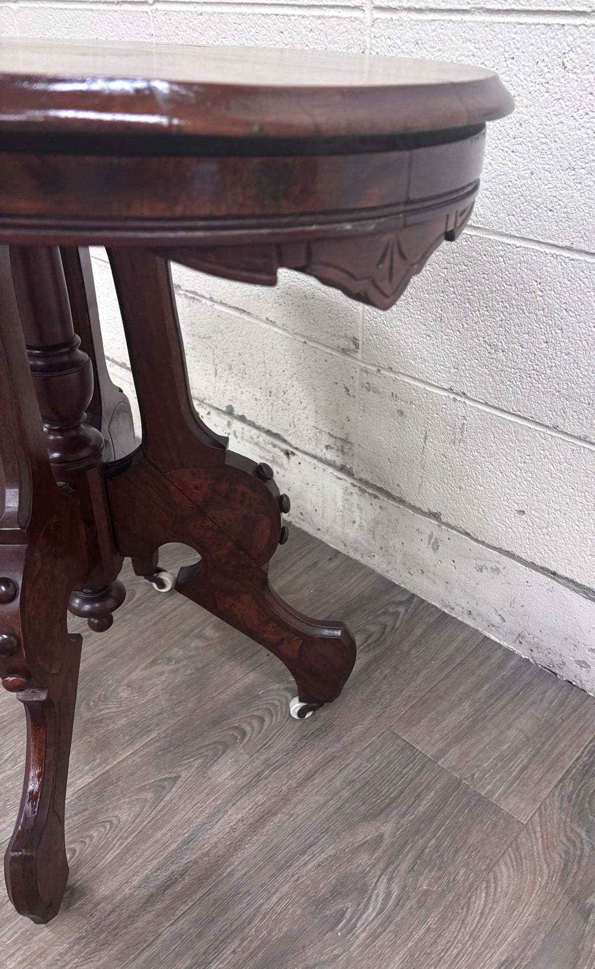 Antique Victorian Eastlake Burl Walnut Oval Center Table Parlor Table