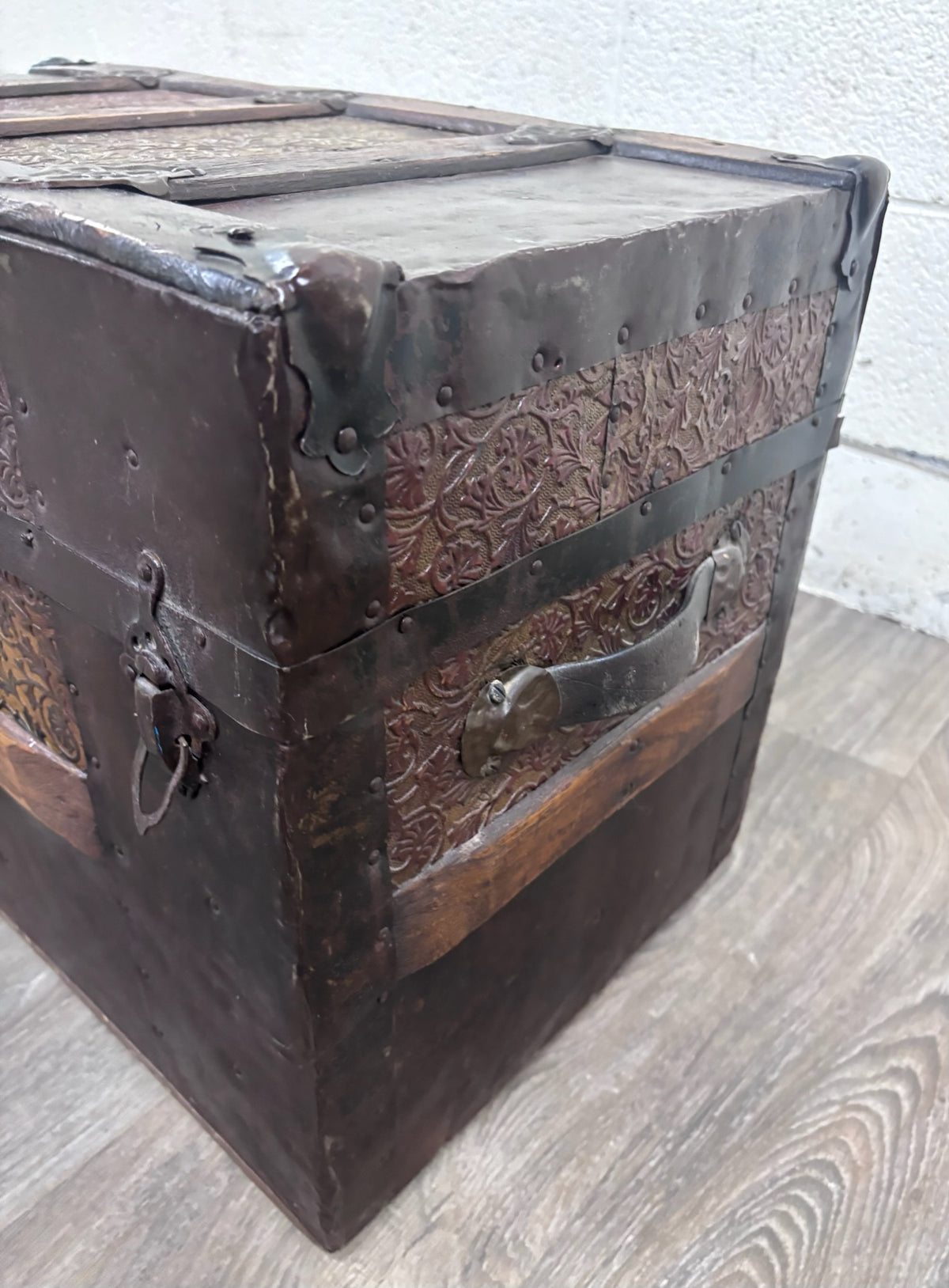 Antique 19th Century Victorian Flat Top Travel Trunk