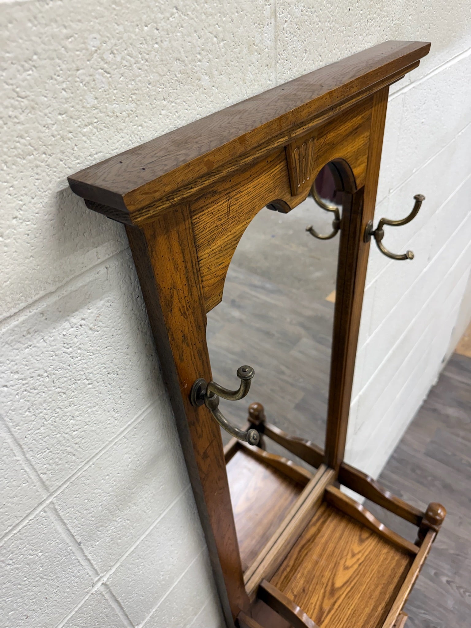 Vintage Late 20th Colonial Revival Style Traditional Style Century Oak Hall Tree