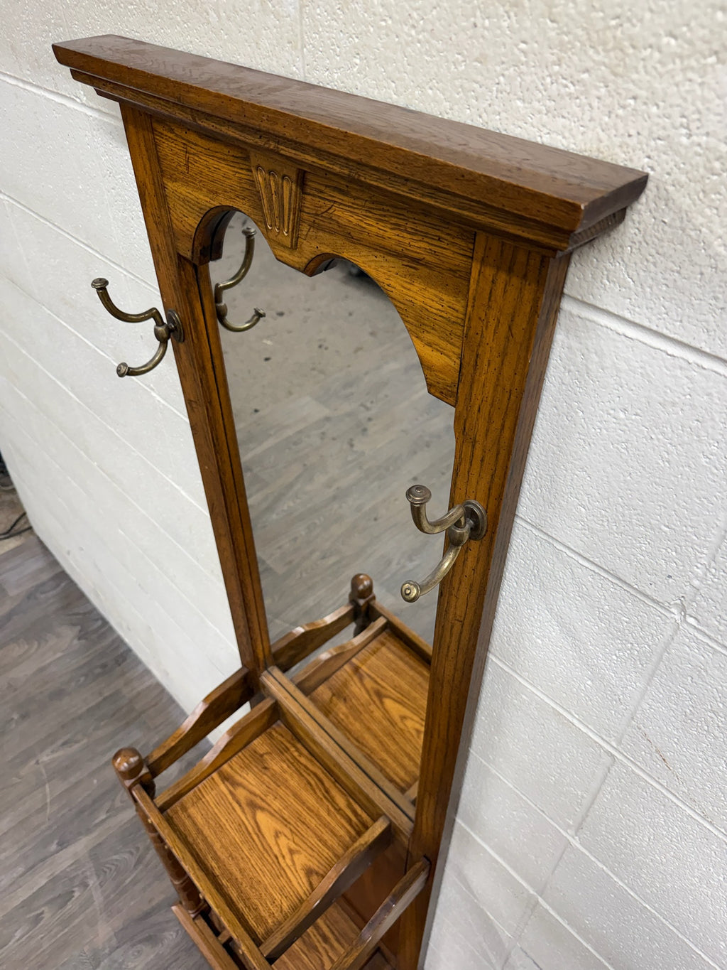 Vintage Late 20th Colonial Revival Style Traditional Style Century Oak Hall Tree