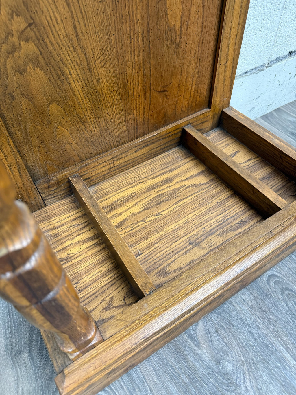 Vintage Late 20th Colonial Revival Style Traditional Style Century Oak Hall Tree