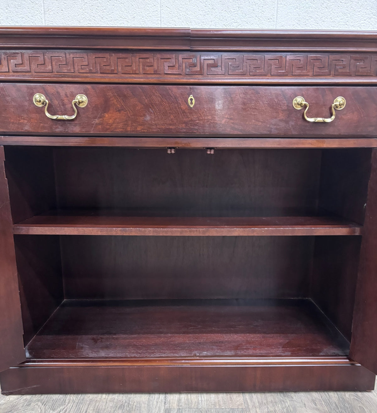 Vintage Drexel Mahogany Expandable Server Cabinet Buffet Dry Bar Liquor Cabinet
