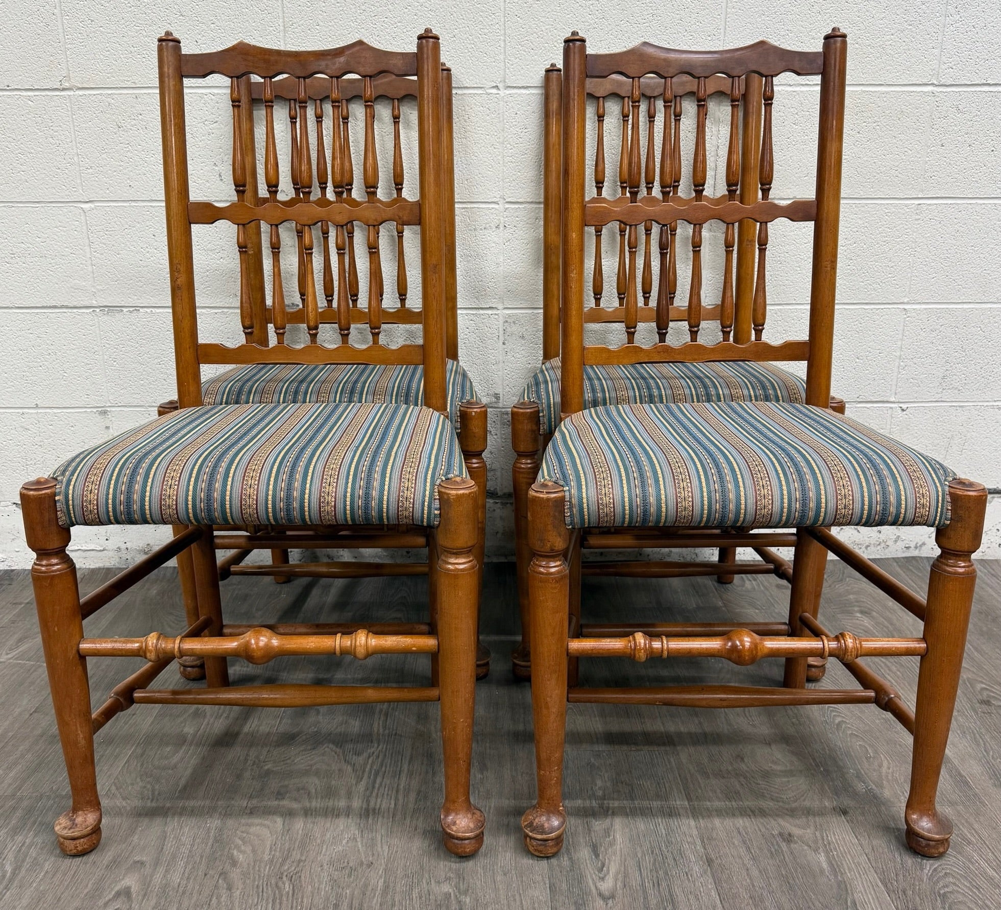 Vintage Colonial Style Spindle Back Upholstered Dining Chairs - Set of 4