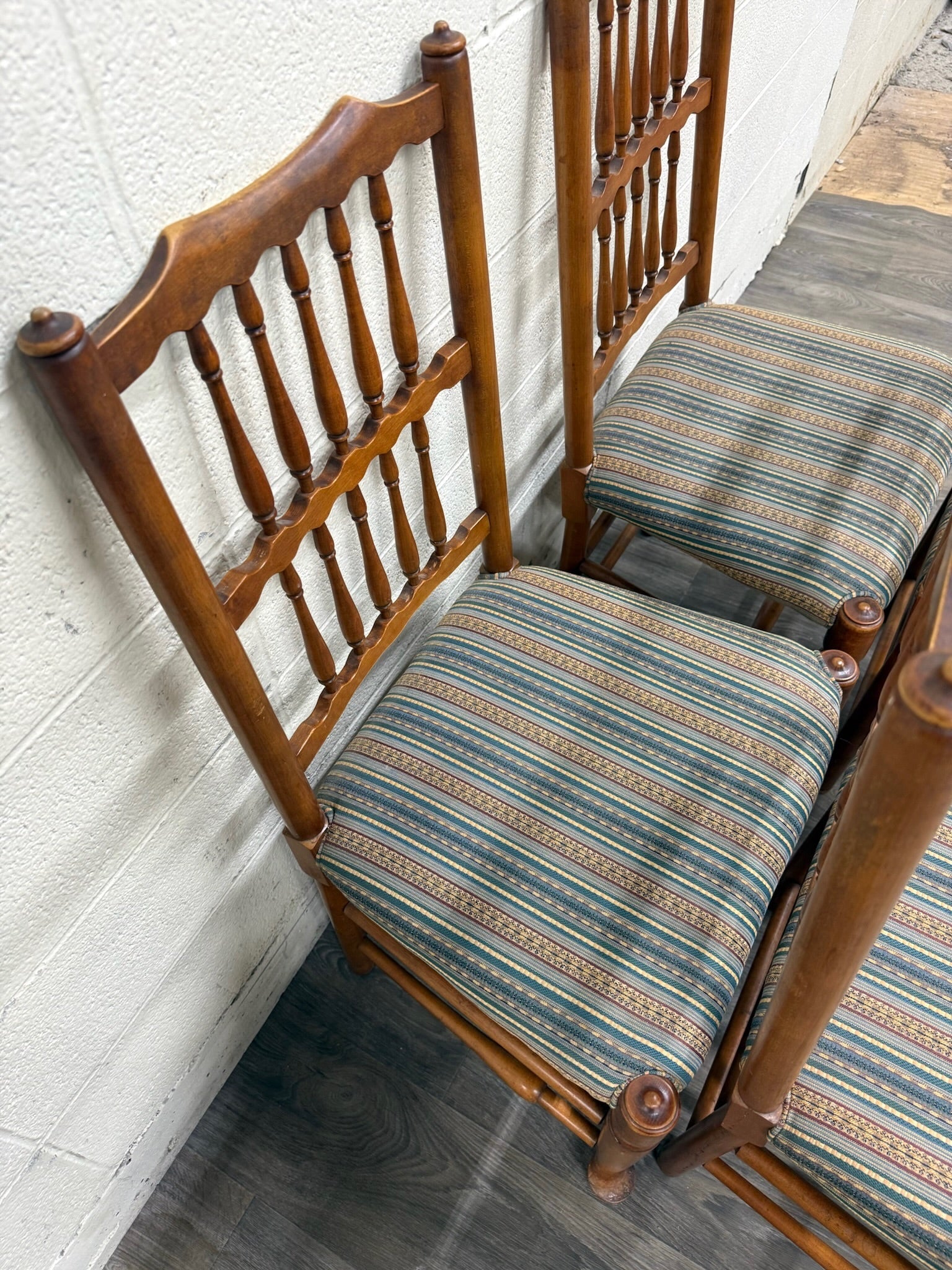 Vintage Colonial Style Spindle Back Upholstered Dining Chairs - Set of 4