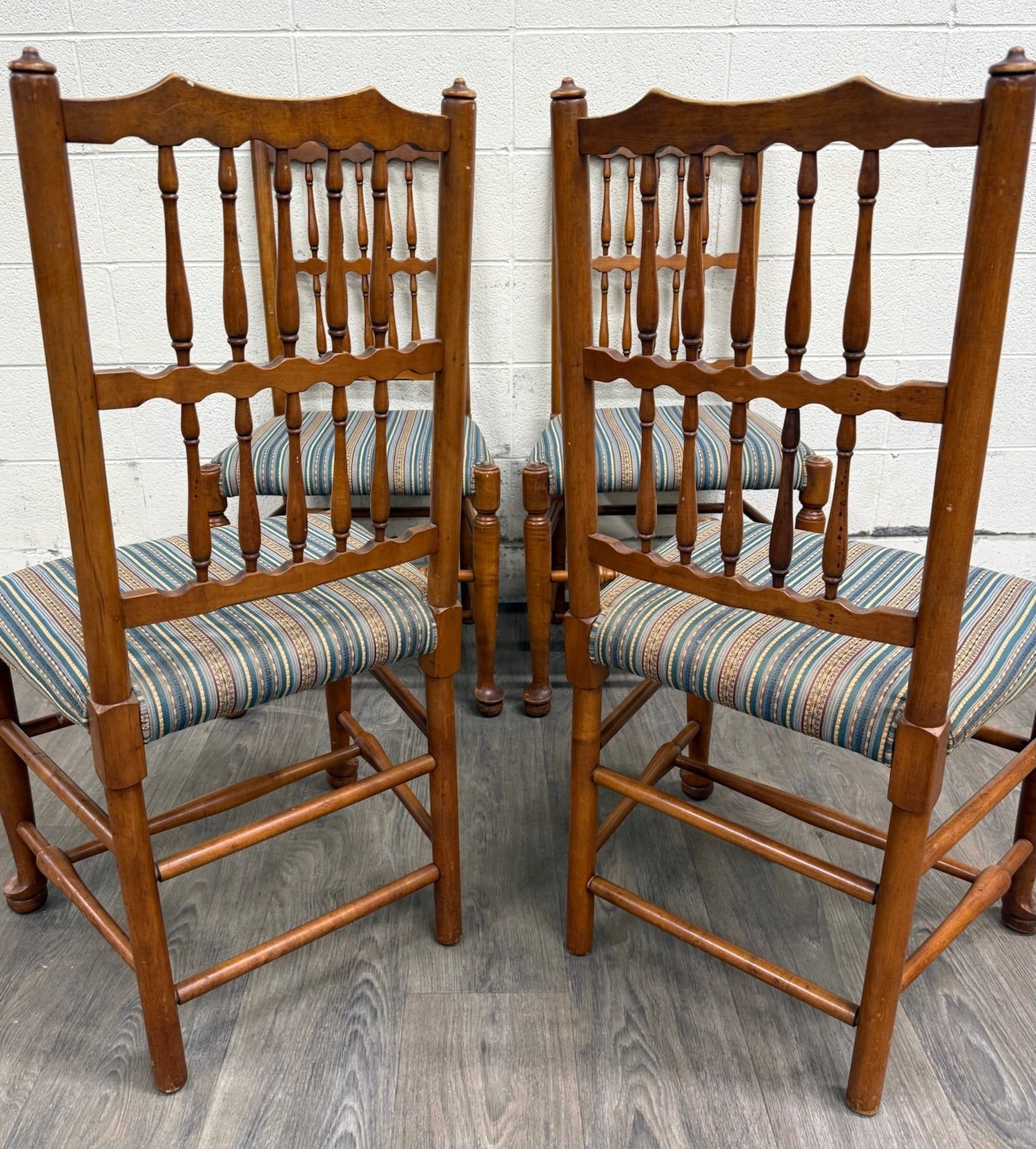 Vintage Colonial Style Spindle Back Upholstered Dining Chairs - Set of 4