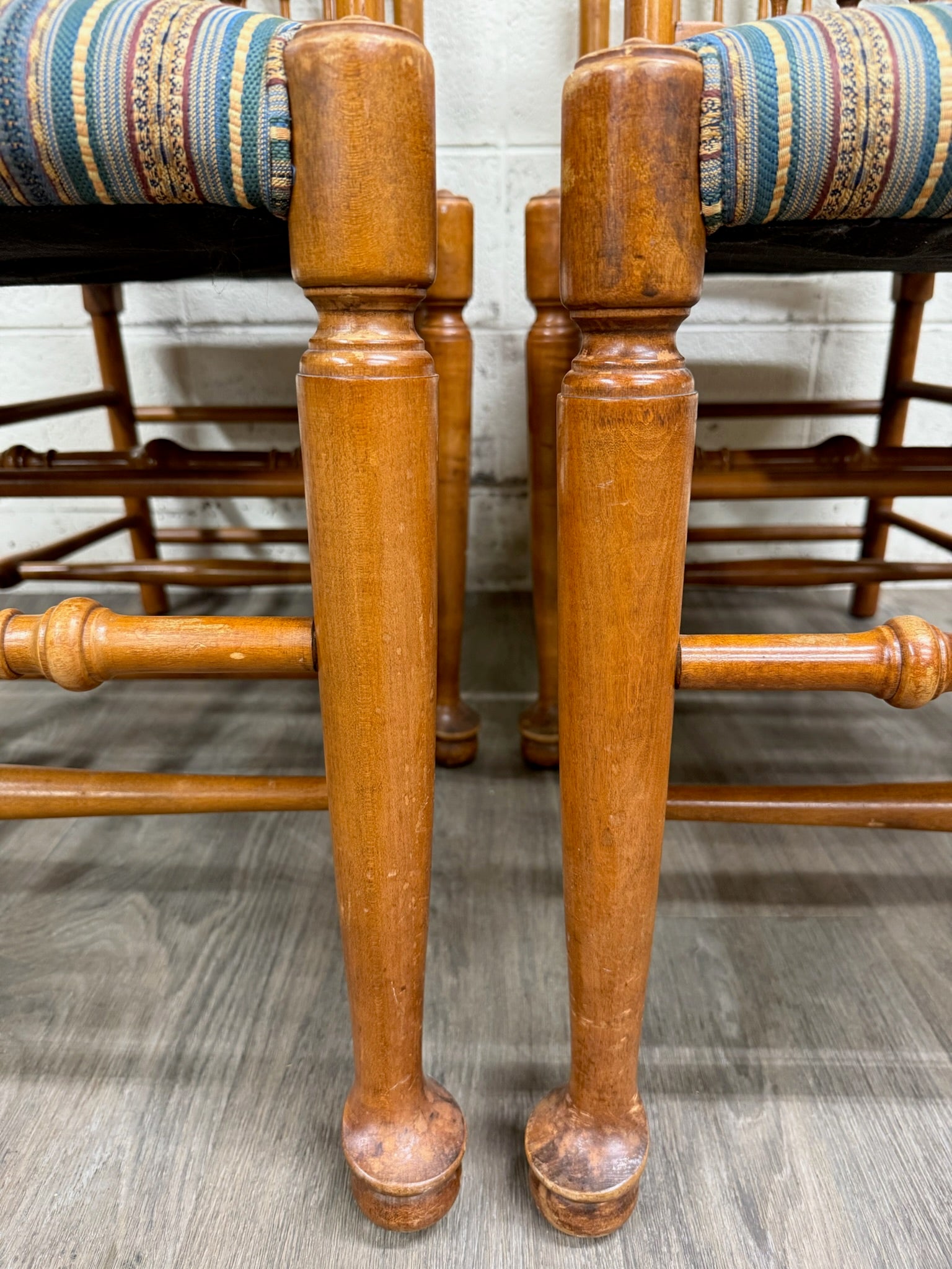 Vintage Colonial Style Spindle Back Upholstered Dining Chairs - Set of 4