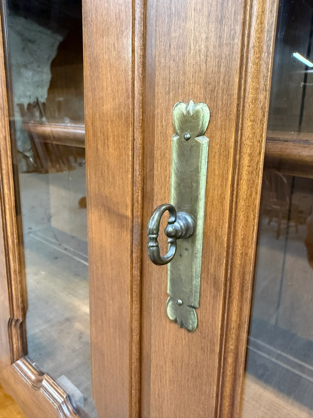 Vintage Tell City Young Republic Colonial Hard Rock Maple China Cabinet & Hutch