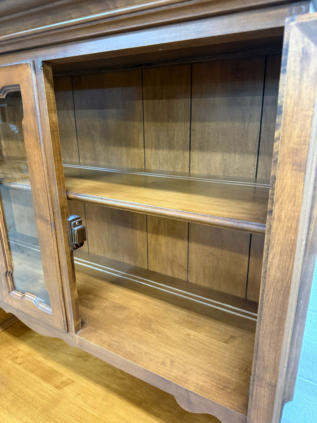 Vintage Tell City Young Republic Colonial Hard Rock Maple China Cabinet & Hutch