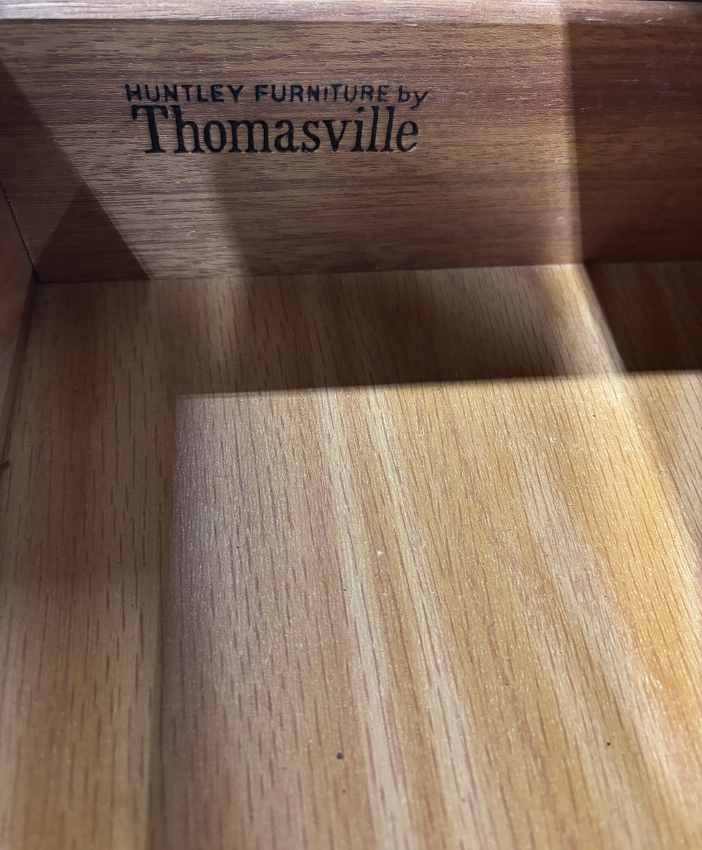 Vintage c. 1970s Huntley Furniture Thomasville Dresser w/ Mirrored Display Hutch