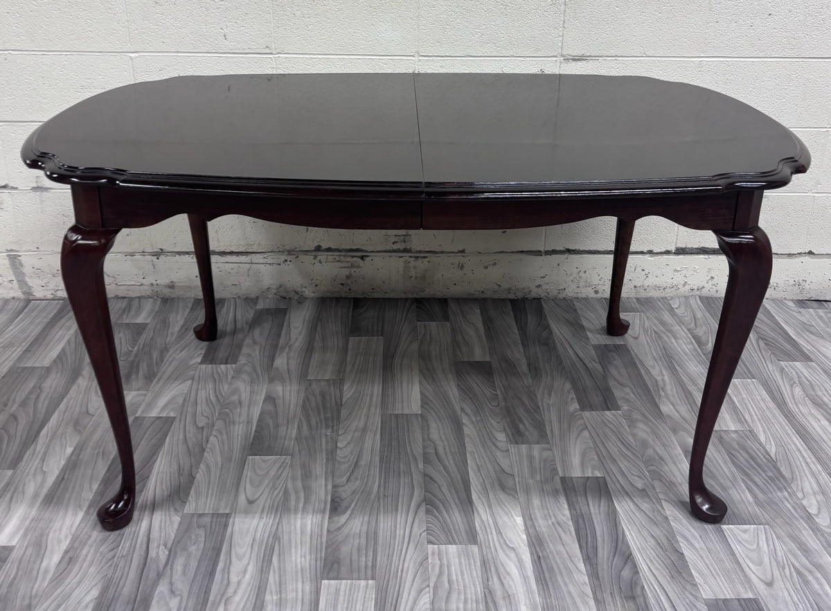 Vintage Pennsylvania House Queen Anne Style Cherry Wood Extension Dining Table