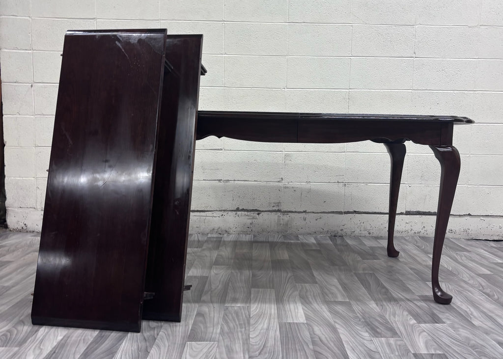 Vintage Pennsylvania House Queen Anne Style Cherry Wood Extension Dining Table