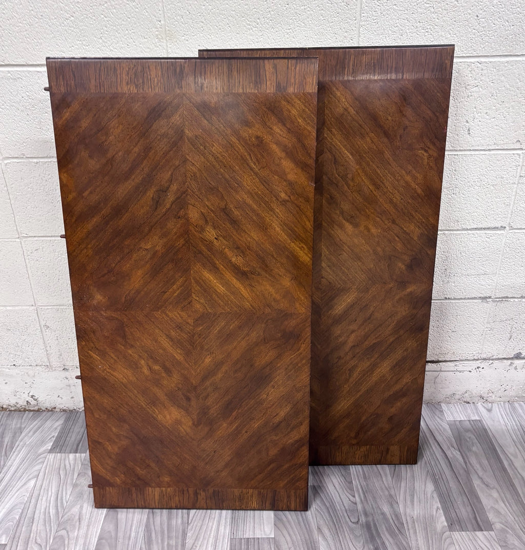 Vintage Drexel Passage Mahogany Sunburst Veneer Round Extension Dining Table