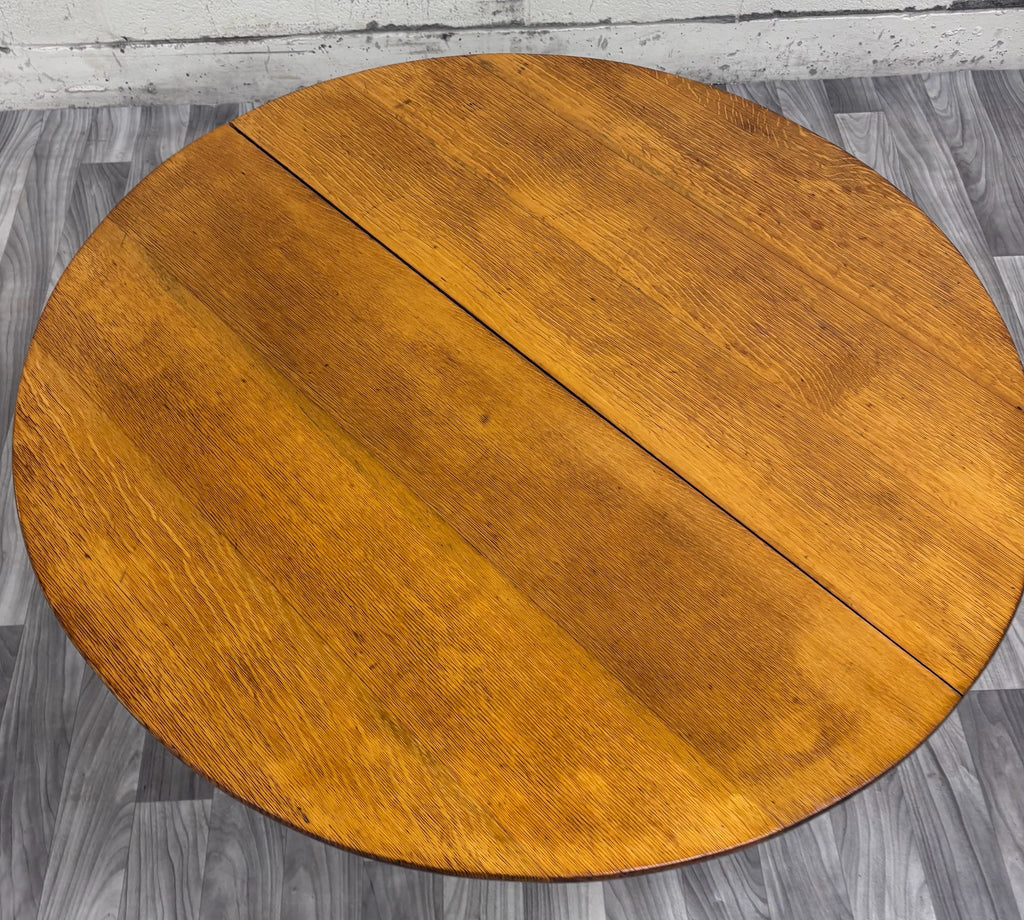 Antique Victorian 44” Round Quarter Sawn Tiger Oak Coffee Table Cocktail Table