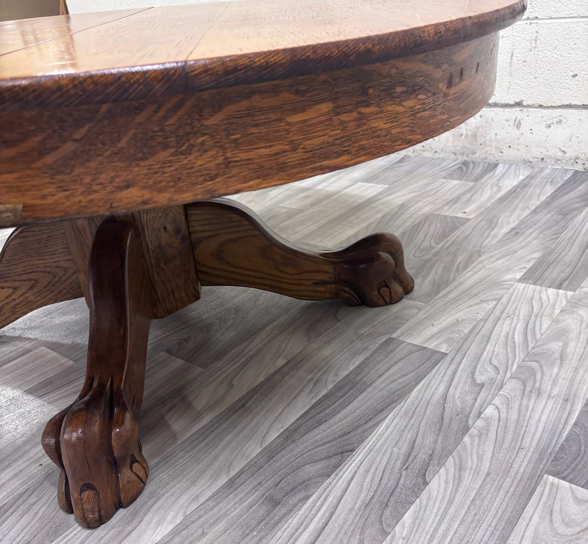 Antique Victorian 44” Round Quarter Sawn Tiger Oak Coffee Table Cocktail Table