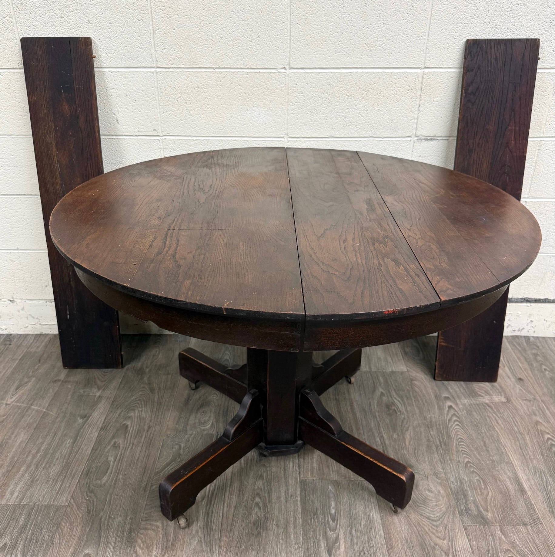 Antique Arts & Crafts Mission Quarter Sawn Oak Pedestal Dining Table