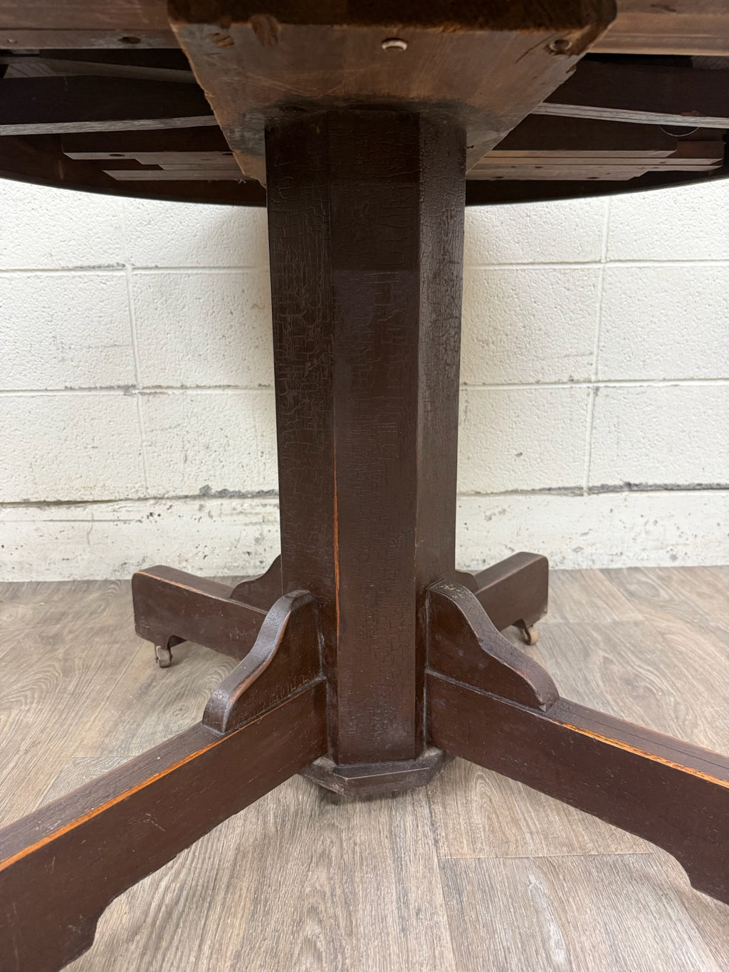 Antique Arts & Crafts Mission Quarter Sawn Oak Pedestal Dining Table