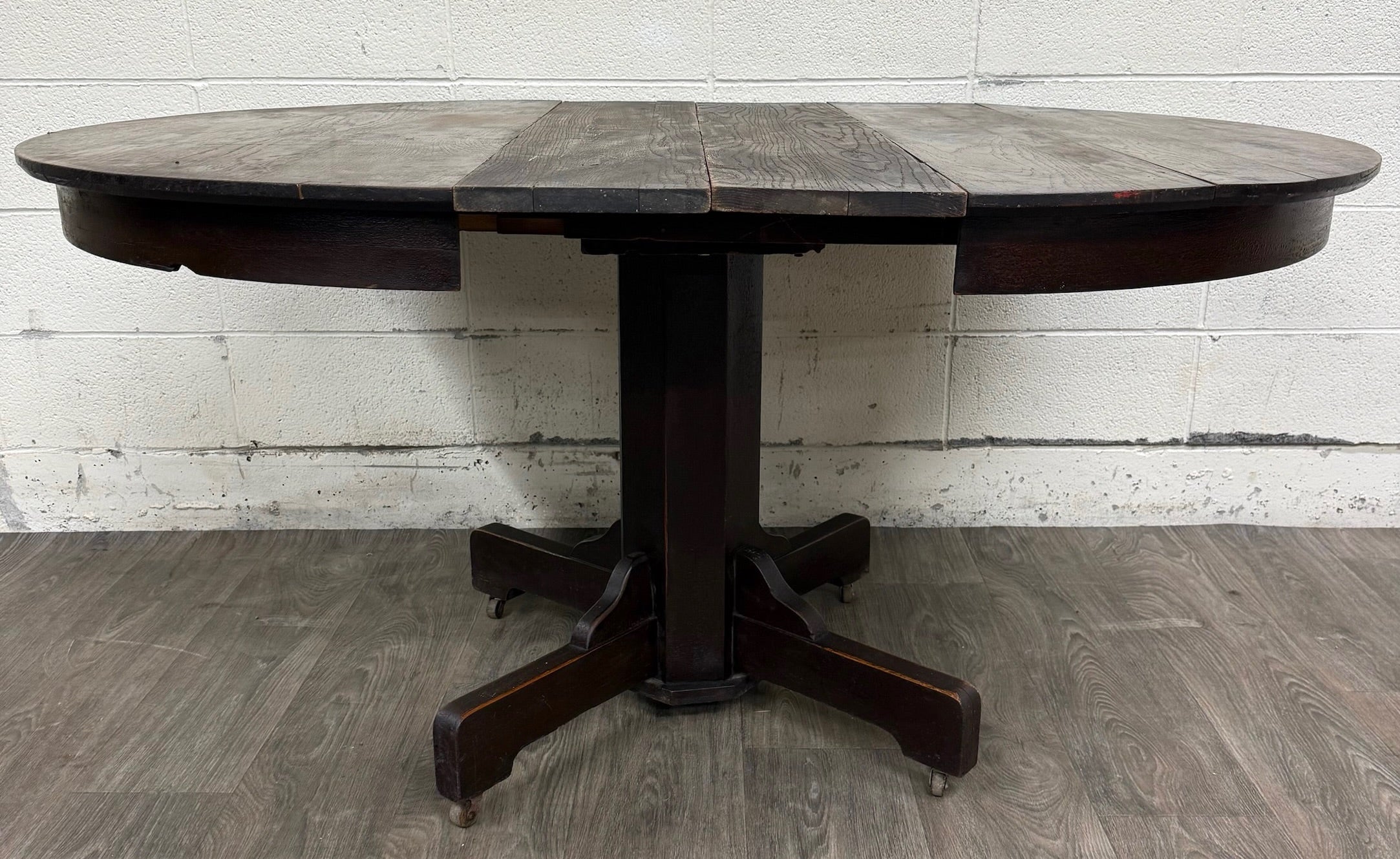 Antique Arts & Crafts Mission Quarter Sawn Oak Pedestal Dining Table
