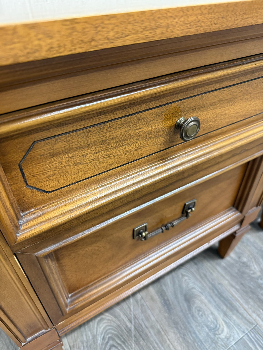 Vintage Dixie Furniture Mid Century Traditional Neoclassical Nightstands - Pair
