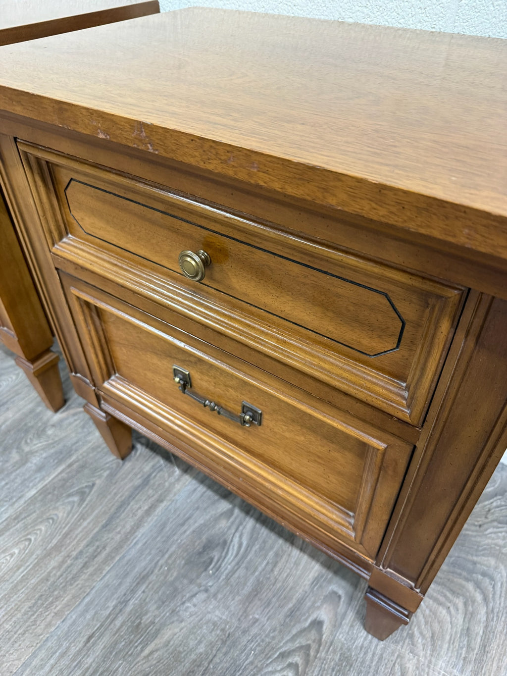 Vintage Dixie Furniture Mid Century Traditional Neoclassical Nightstands - Pair