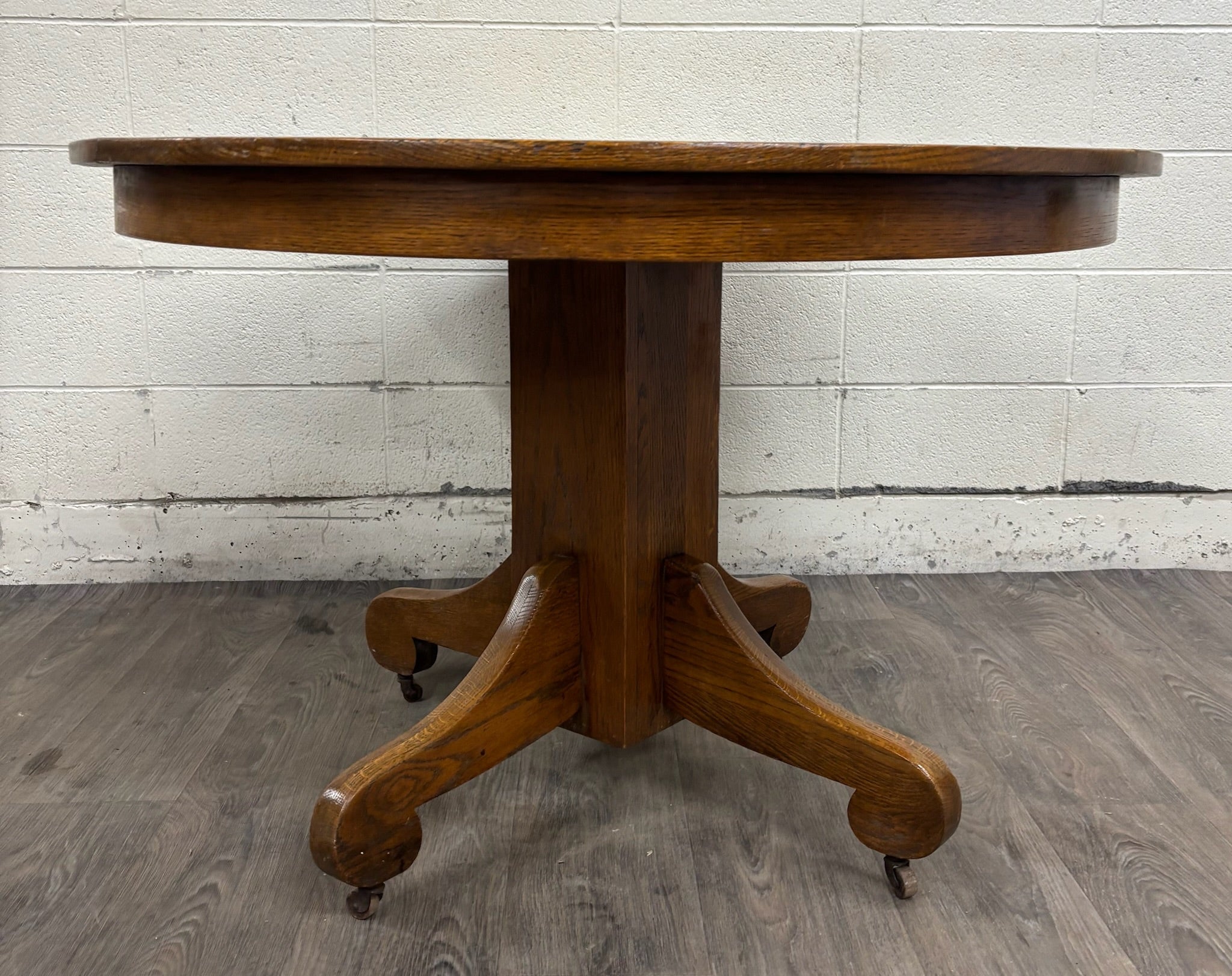 Antique American Empire Style Scroll Foot Pedestal Dining Table Breakfast Table