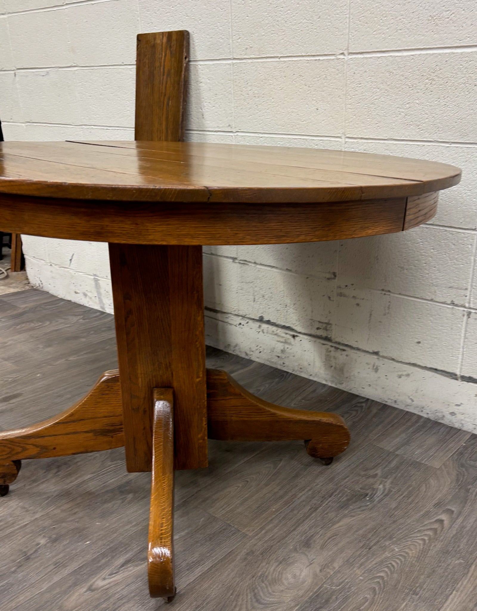 Antique American Empire Style Scroll Foot Pedestal Dining Table Breakfast Table