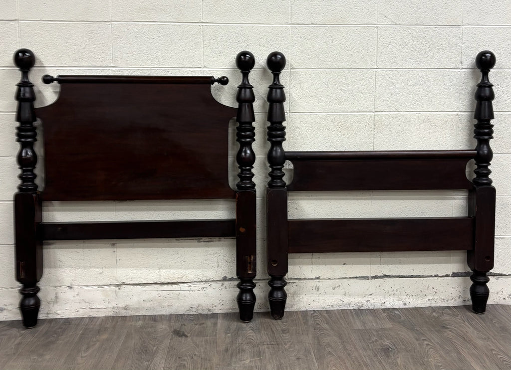 Antique Twin Size Traditional Solid Mahogany Poster Cannonball Bed