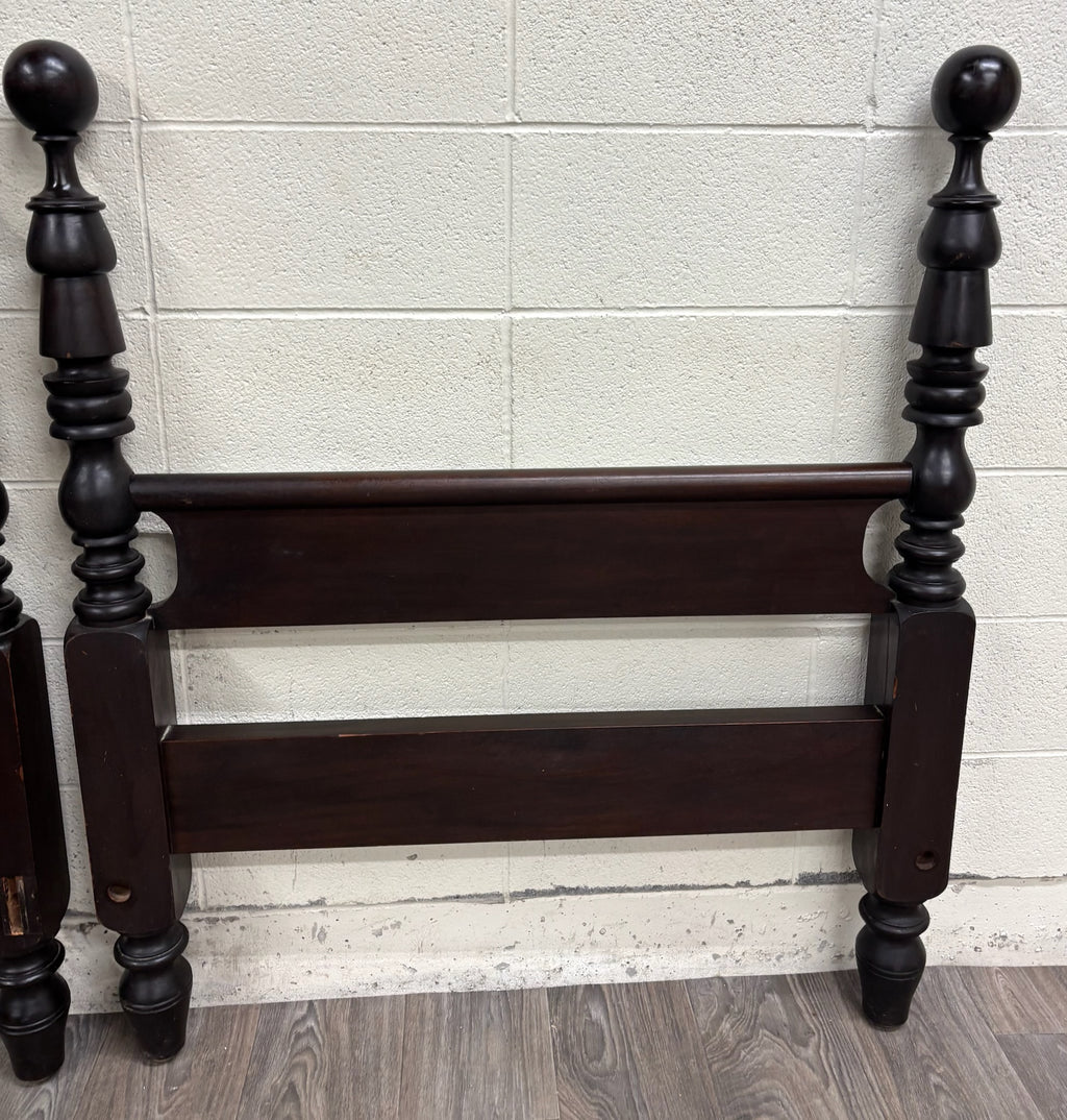 Antique Twin Size Traditional Solid Mahogany Poster Cannonball Bed