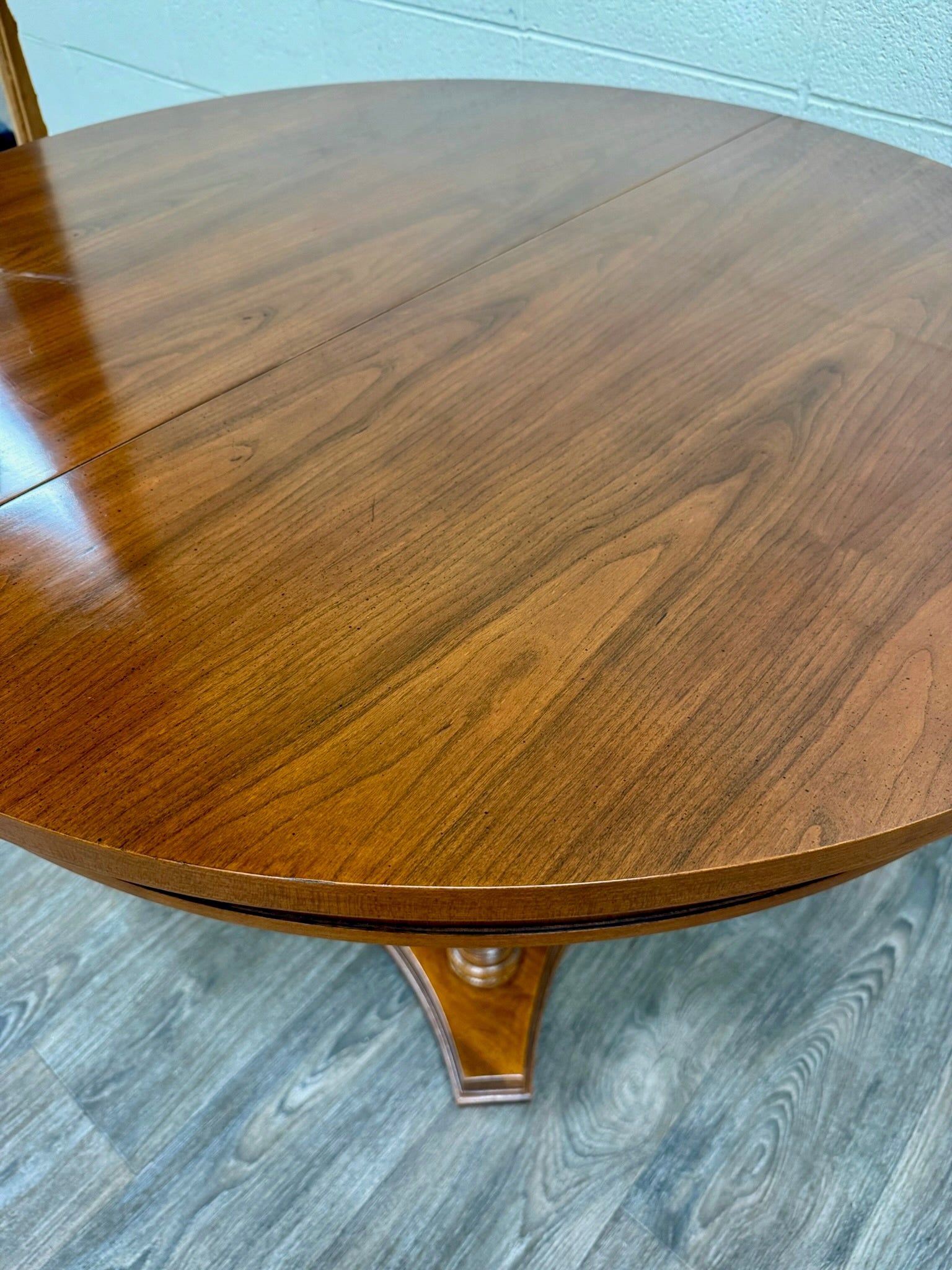 Vintage Neoclassical Regency Revival Walnut Pedestal Dining Table