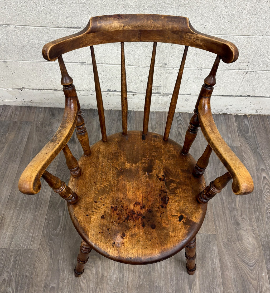 Antique Windsor Style Sack Back Dining or Accent Arm Chair