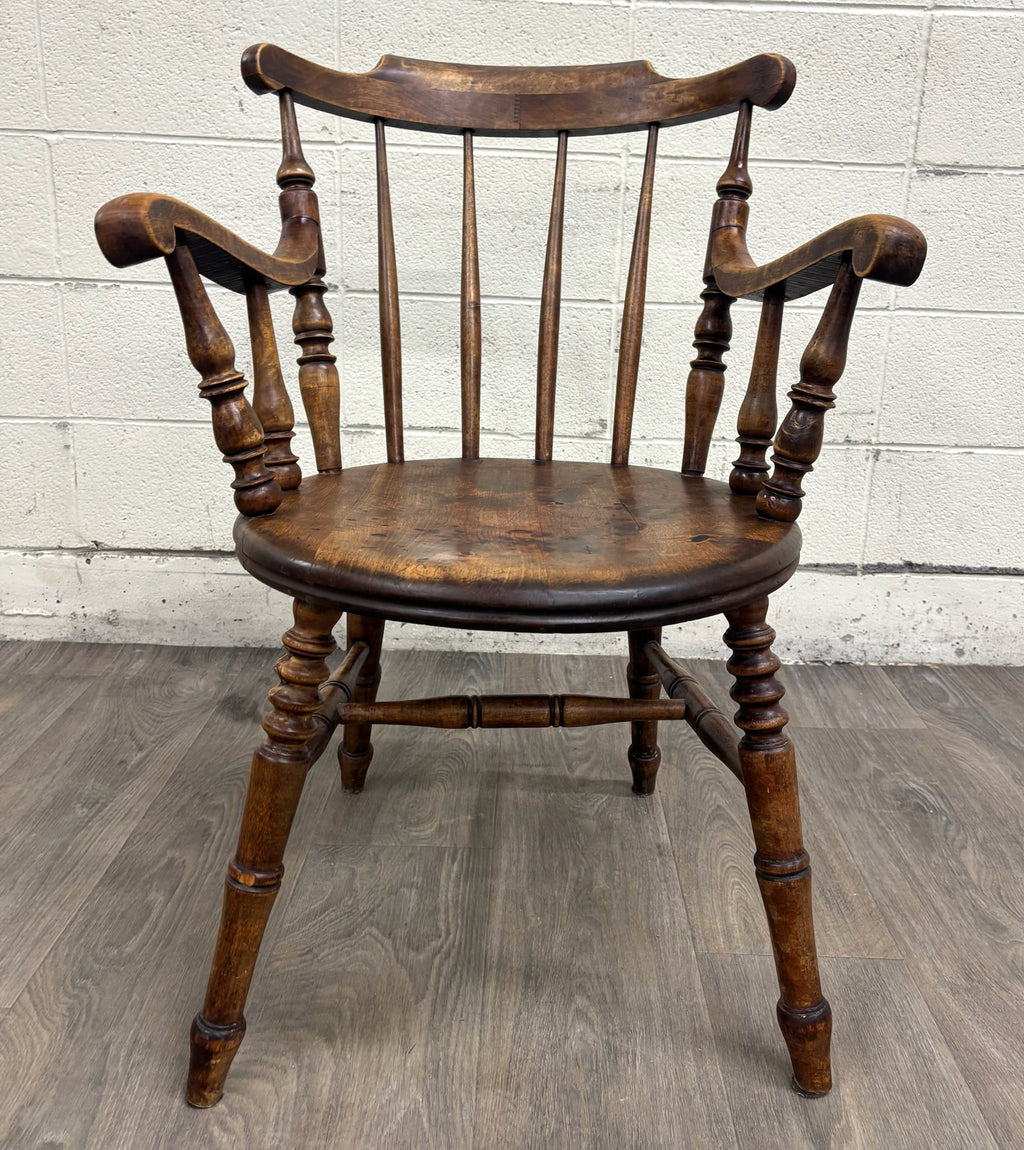 Antique Windsor Style Sack Back Dining or Accent Arm Chair