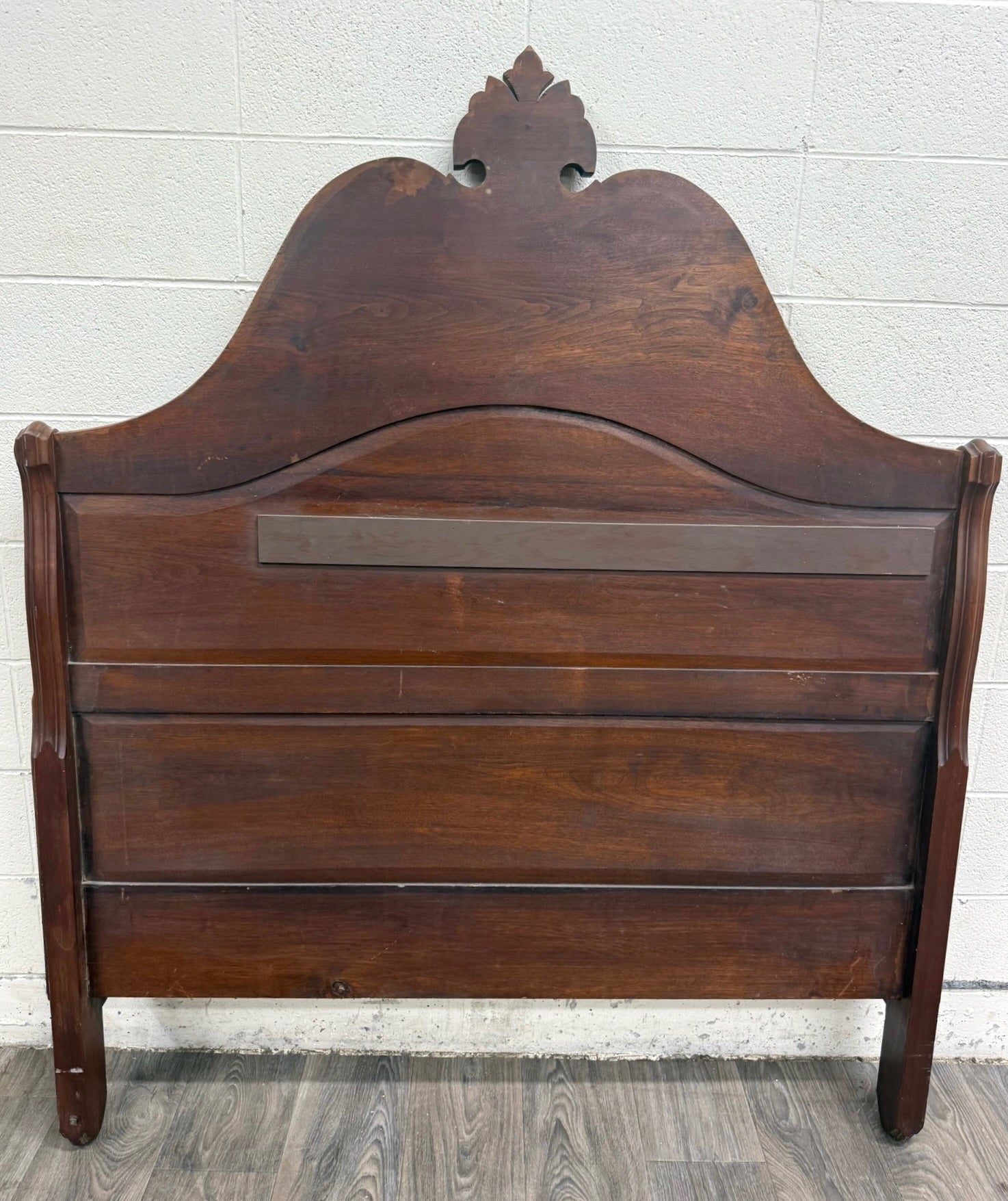 Antique Full Size Late Victorian Carved Walnut Bed