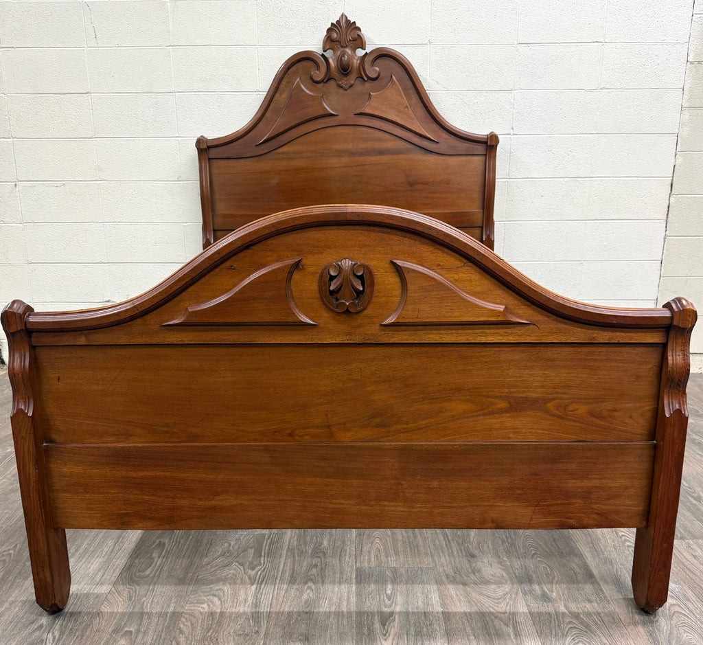 Antique Full Size Late Victorian Carved Walnut Bed