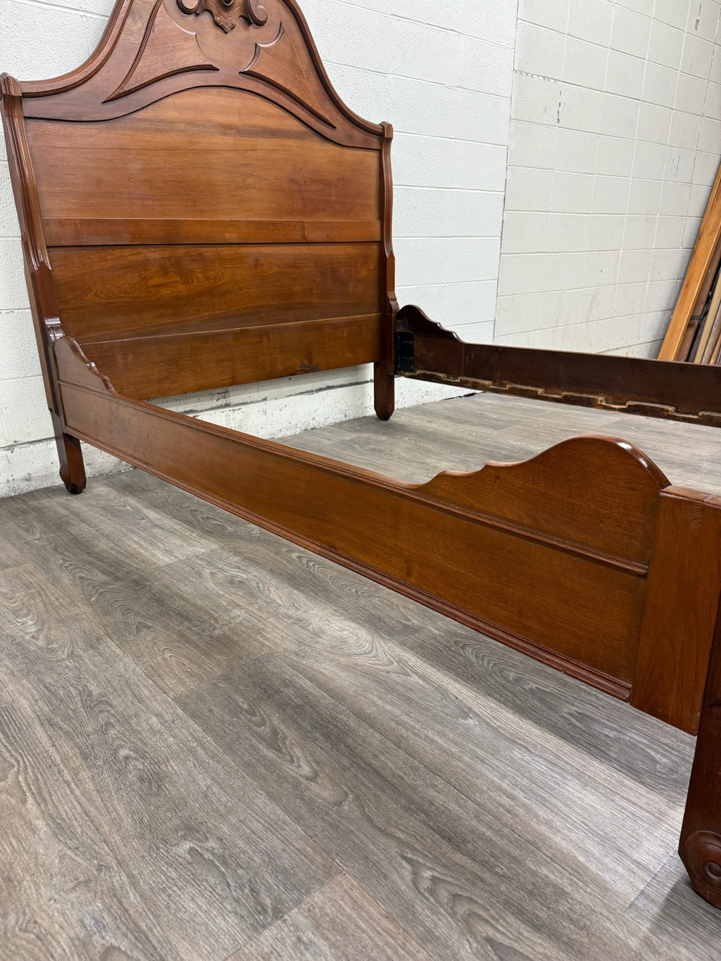 Antique Full Size Late Victorian Carved Walnut Bed