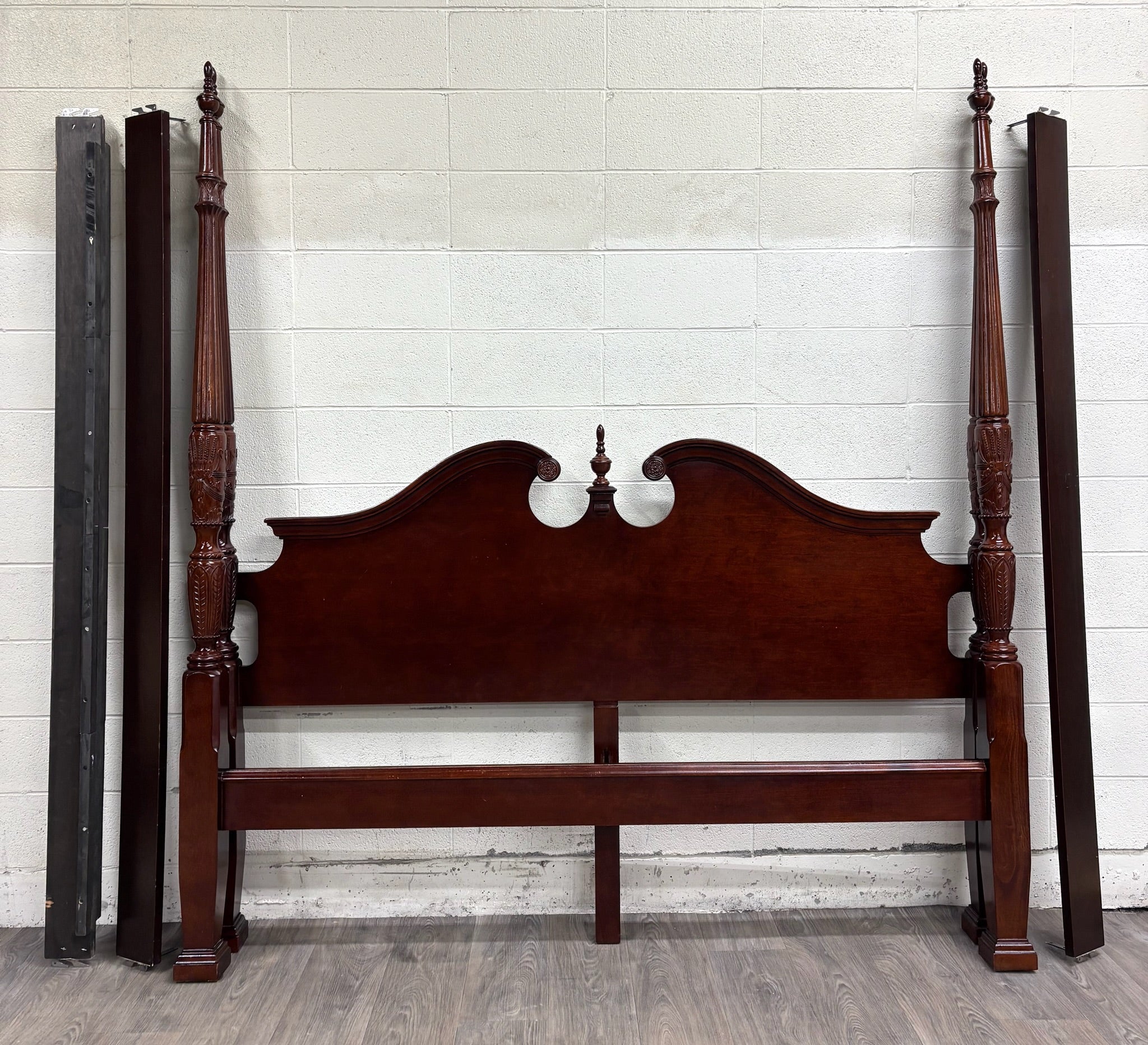 Vintage King Size Universal Furniture Chippendale Carved Four Poster Rice Bed