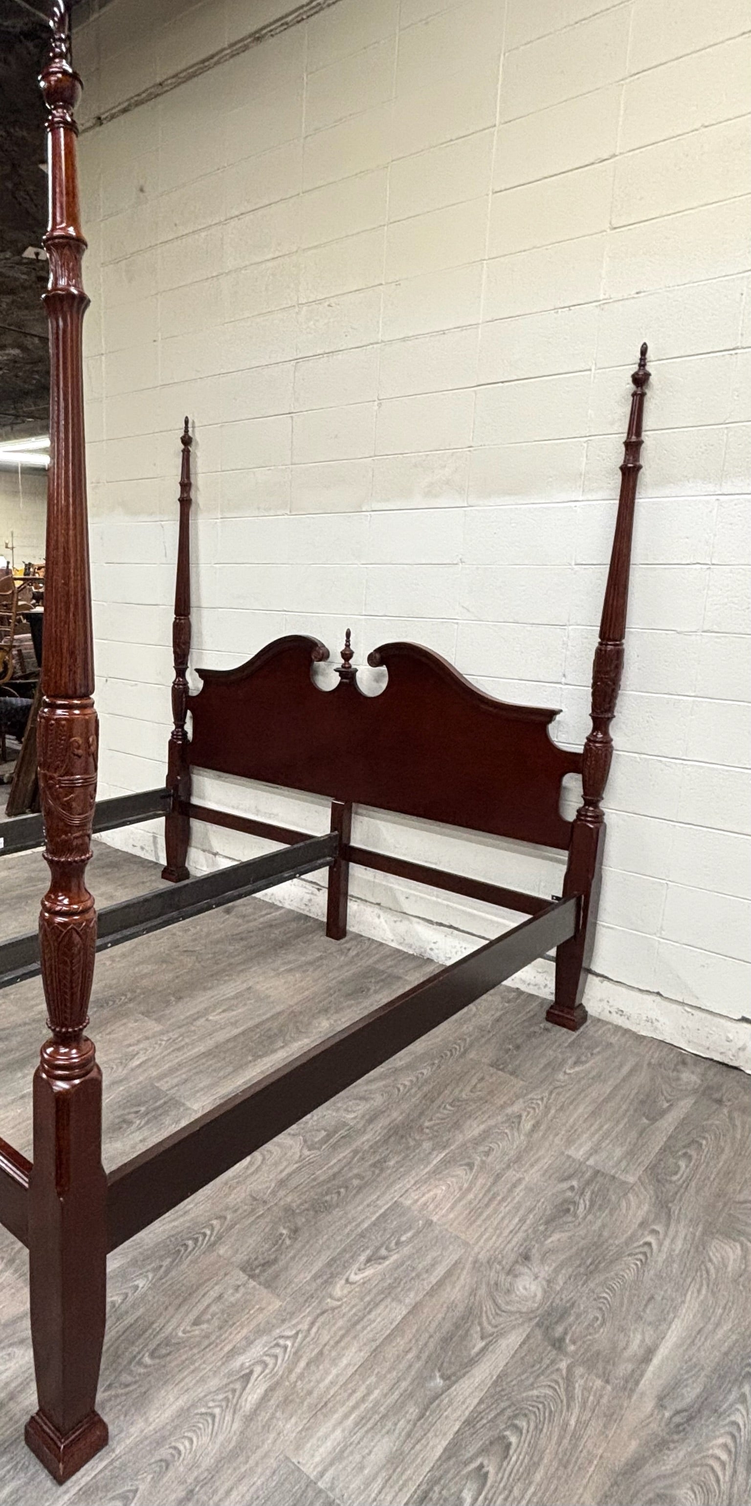 Vintage King Size Universal Furniture Chippendale Carved Four Poster Rice Bed