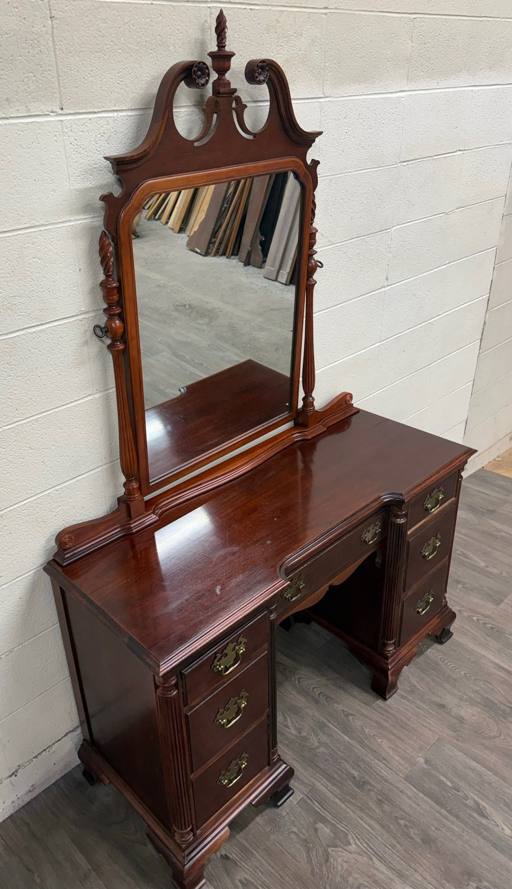 Vintage Thomasville Mahogany Vanity Dressing Table with Mirror