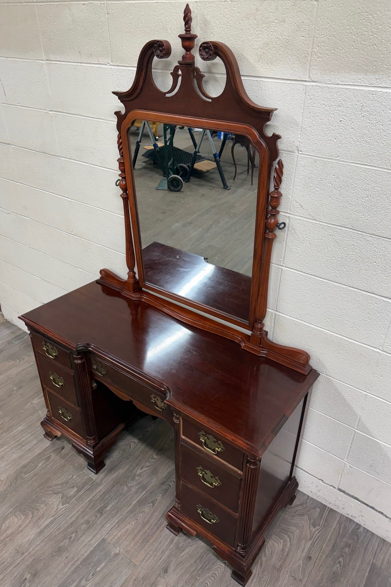 Vintage Thomasville Mahogany Vanity Dressing Table with Mirror
