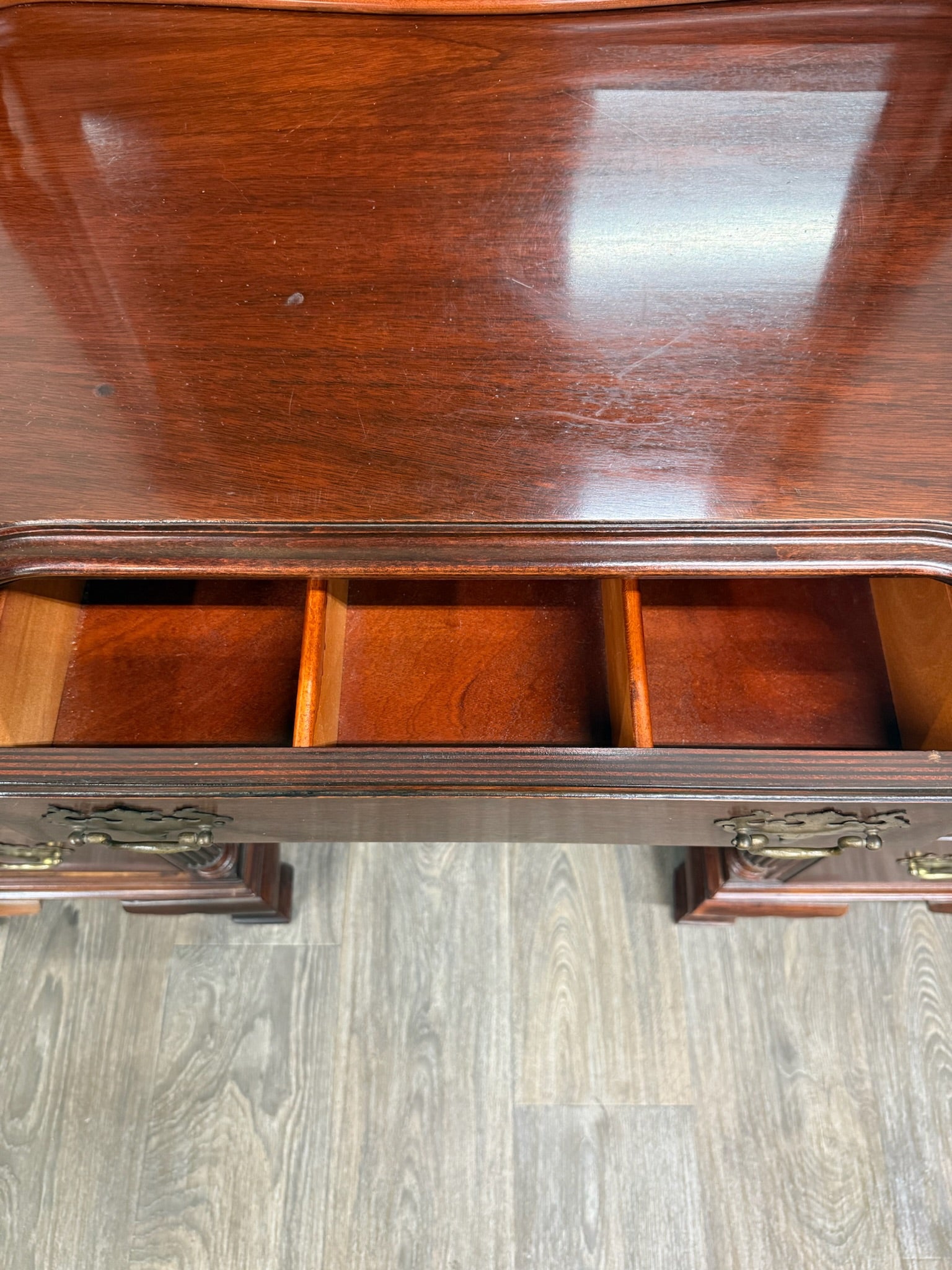 Vintage Thomasville Mahogany Vanity Dressing Table with Mirror