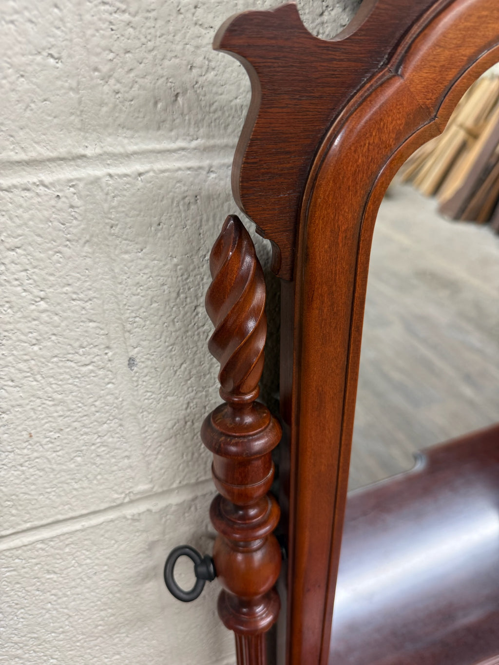 Vintage Thomasville Mahogany Vanity Dressing Table with Mirror