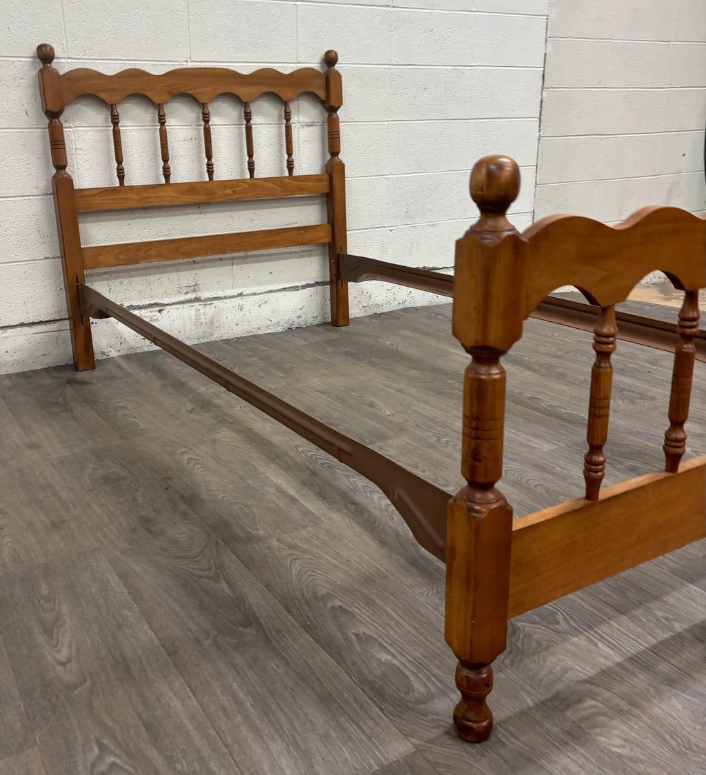 Vintage Twin Size Maple Cannonball Spindle Bed