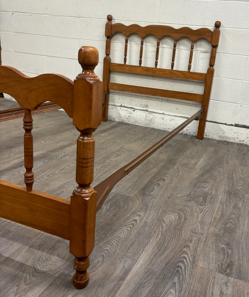 Vintage Twin Size Maple Cannonball Spindle Bed