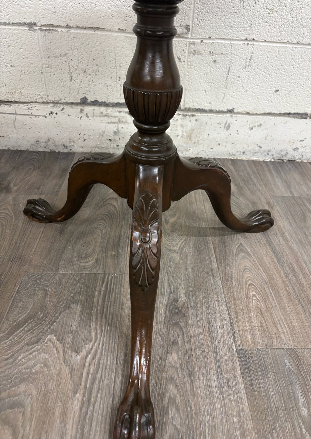 Vintage Chippendale Style Pie Crust Top Tripod Tea Table Side Table