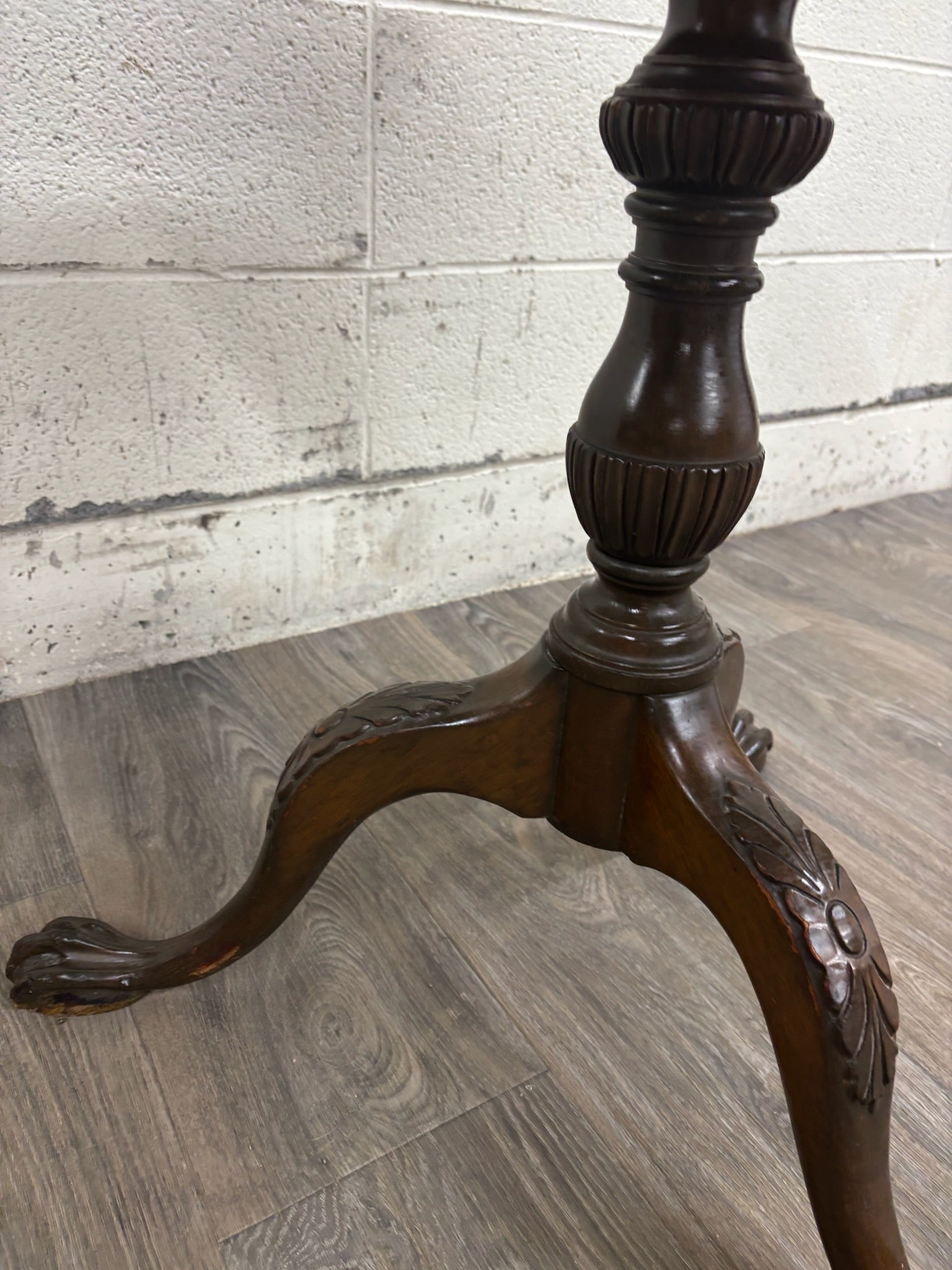 Vintage Chippendale Style Pie Crust Top Tripod Tea Table Side Table