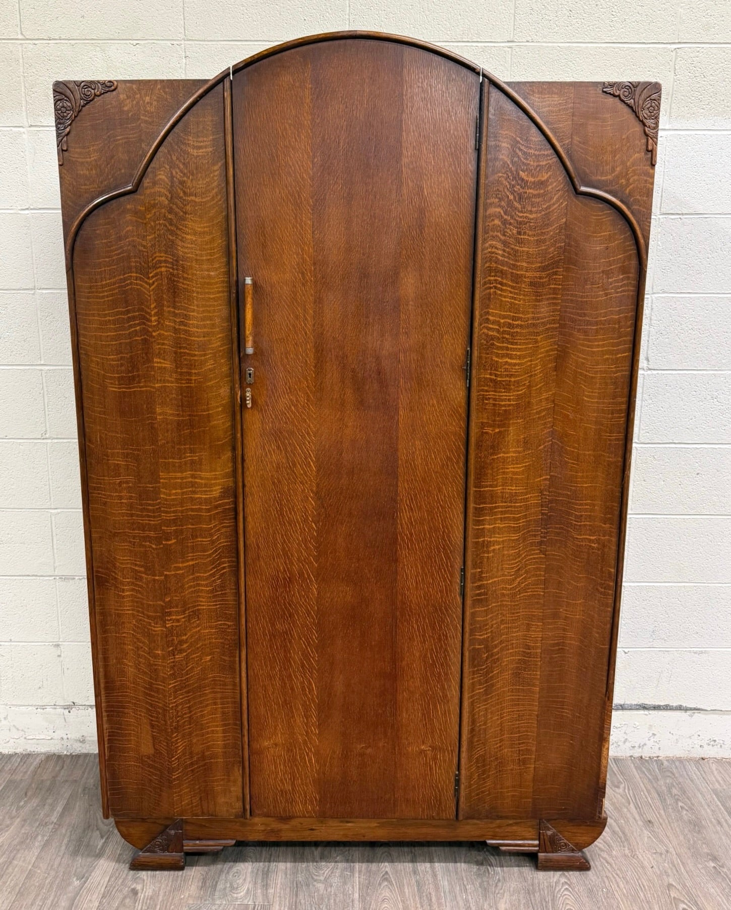 Vintage English Art Deco Quarter Sawn Tiger Oak Wardrobe