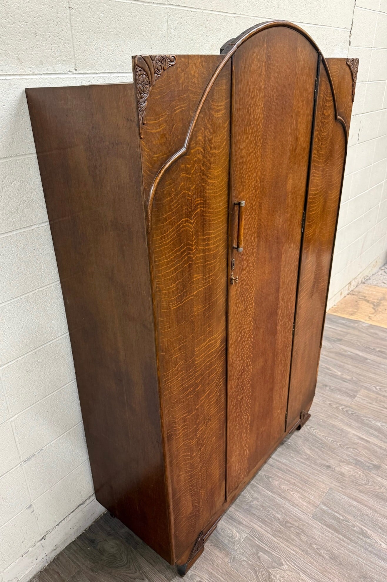 Vintage English Art Deco Quarter Sawn Tiger Oak Wardrobe