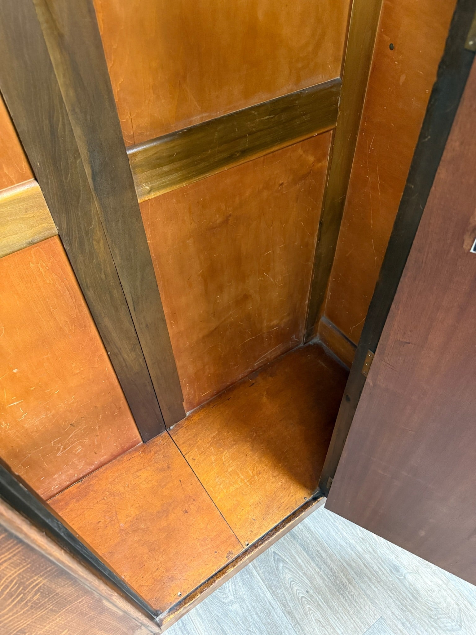 Vintage English Art Deco Quarter Sawn Tiger Oak Wardrobe